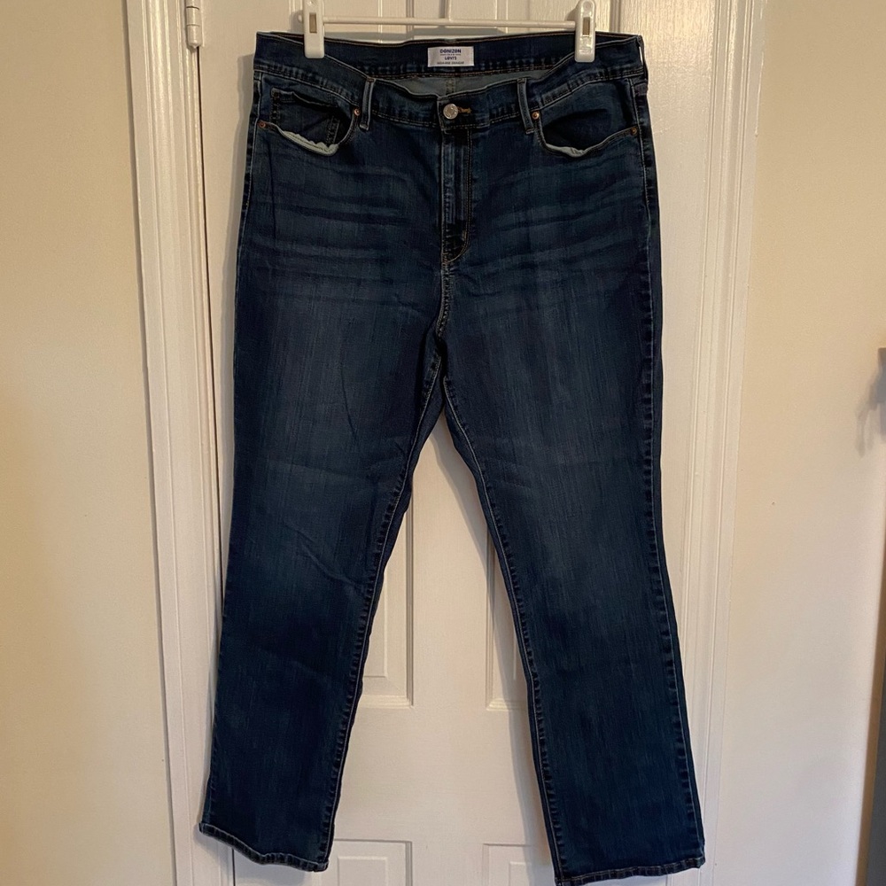 High-Rise Straight Levi’s